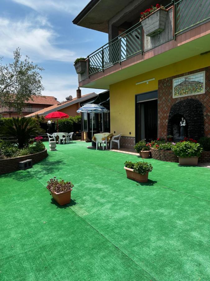 Grotta Del Monaco Bed & Breakfast Pedara Exterior photo